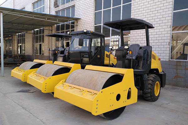 <a href='http://www.uhtunitech.com.cn' target='_blank'>壓路機</a>廠家